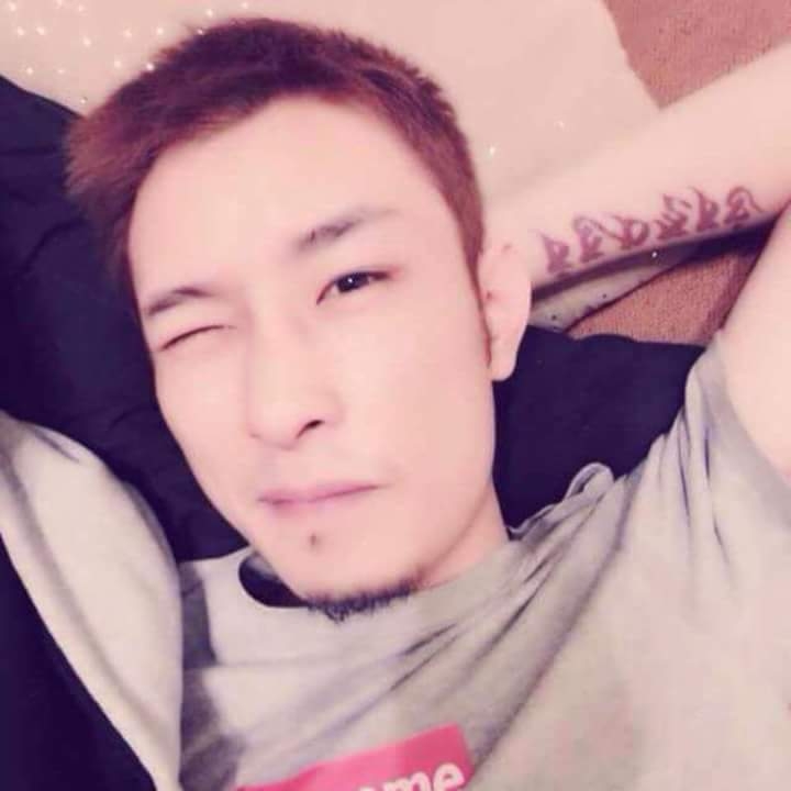 难得拥抱的第一张照片--无锡相亲服务中心