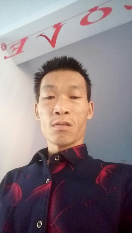 向阳的第一张照片--无锡相亲服务中心