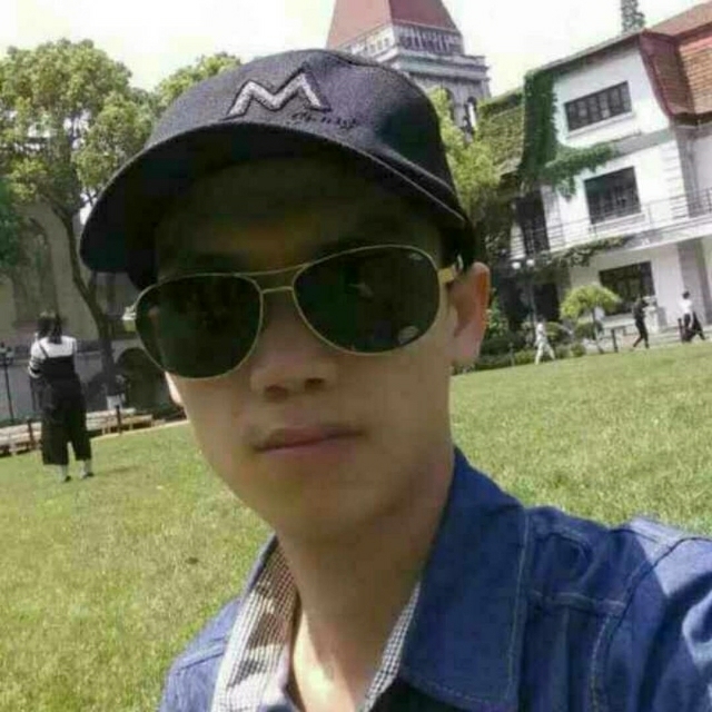 龙小华的第一张照片--无锡相亲服务中心