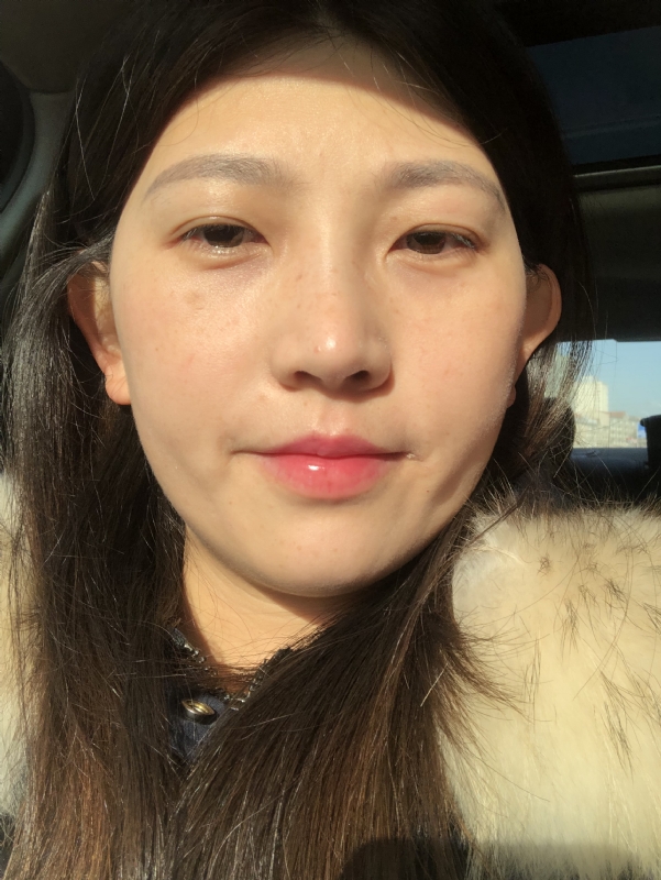 轻闭双眼的第一张照片--无锡相亲服务中心