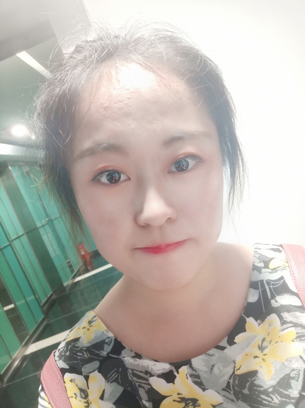 小花伞的第一张照片--无锡相亲服务中心