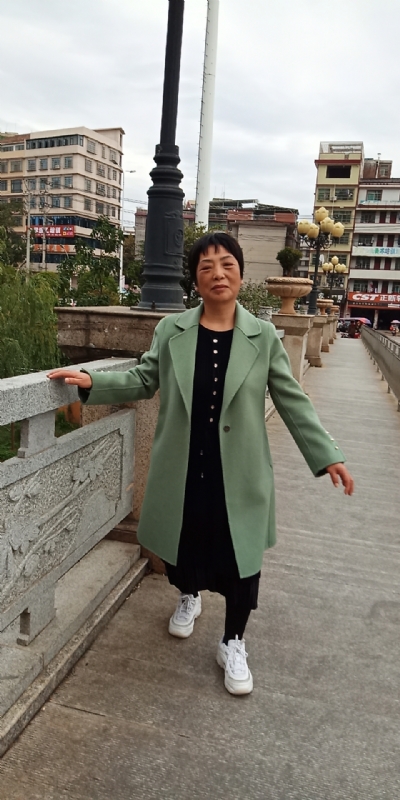小玲的第一张照片--无锡相亲服务中心