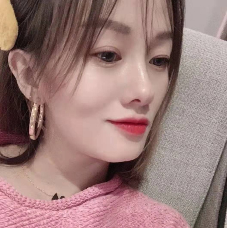 微醺的笑容的第一张照片--无锡相亲服务中心