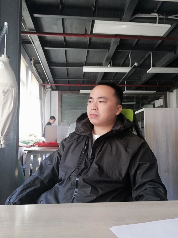 左眼皮跳跳的第一张照片--无锡相亲服务中心