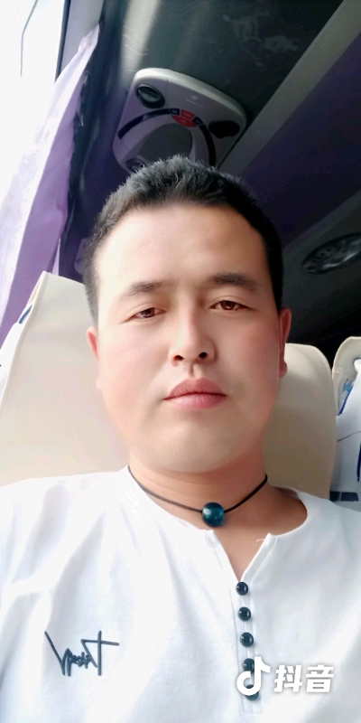 瞬间被爱上的第一张照片--无锡相亲服务中心