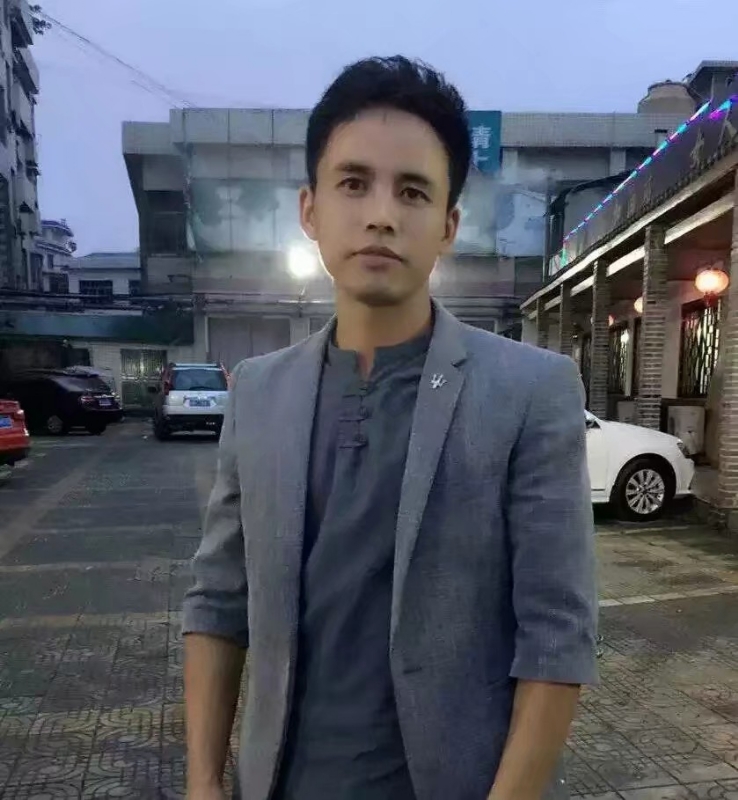 华谢的第一张照片--无锡相亲服务中心
