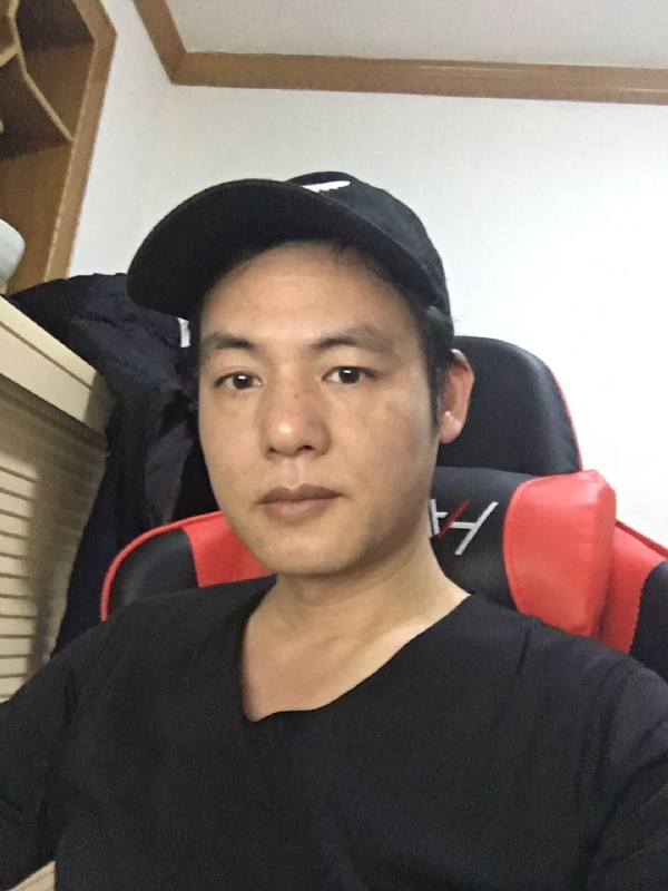 扛枪打鸟的第一张照片--无锡相亲服务中心