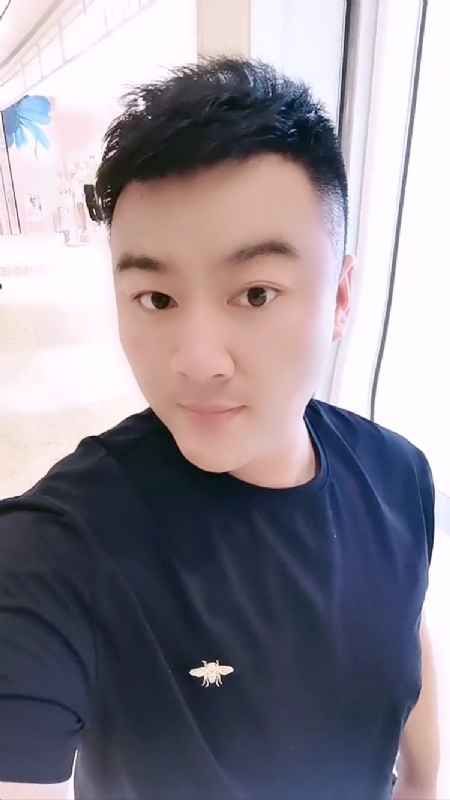 微风徐徐的第一张照片--无锡相亲服务中心