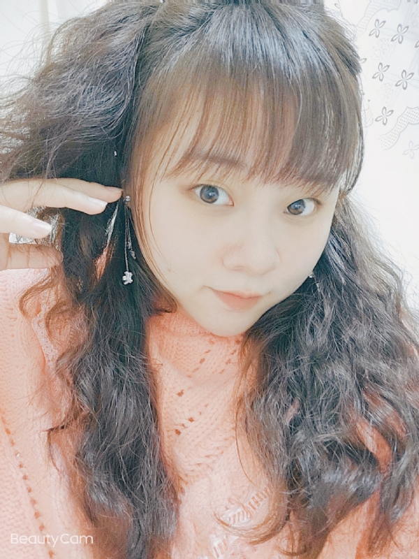 艾薇儿的第一张照片--无锡相亲服务中心