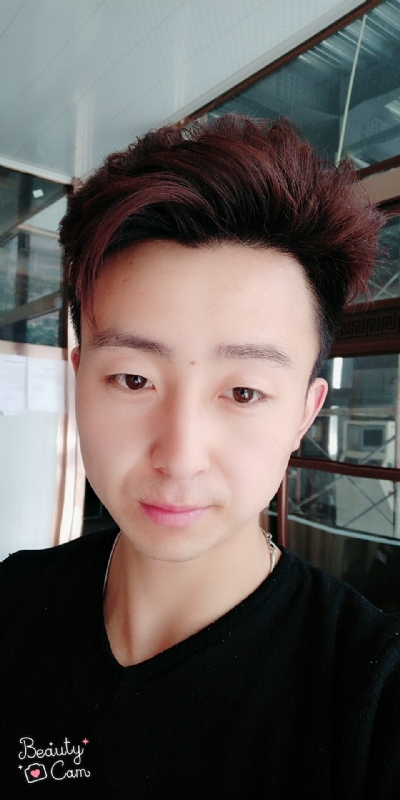 拼命微笑的第三张照片--无锡相亲服务中心