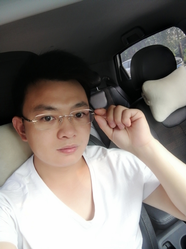 幸福的拥抱的第二张照片--无锡相亲服务中心