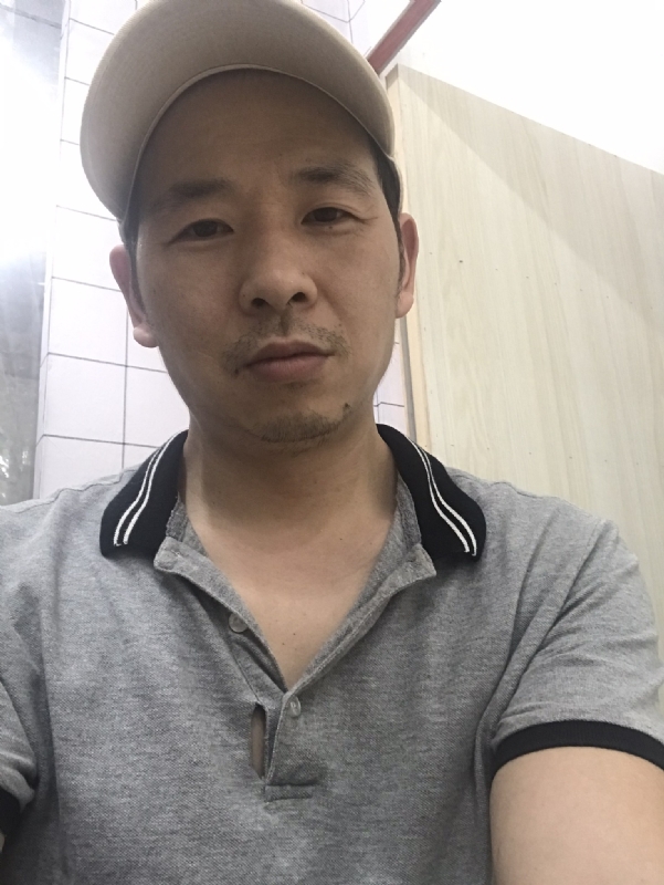 老何的第一张照片--无锡相亲服务中心