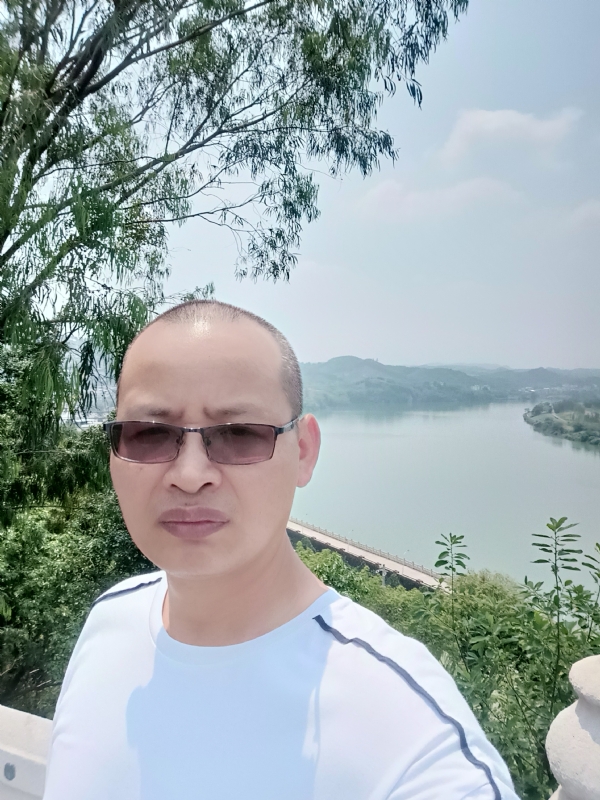 随缘随性的第一张照片--无锡相亲服务中心