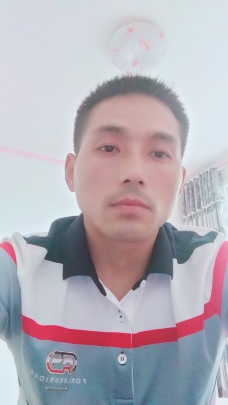 染红尘世的第二张照片--无锡相亲服务中心