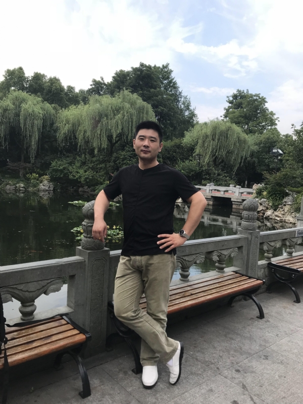 未来可期的第一张照片--无锡相亲服务中心