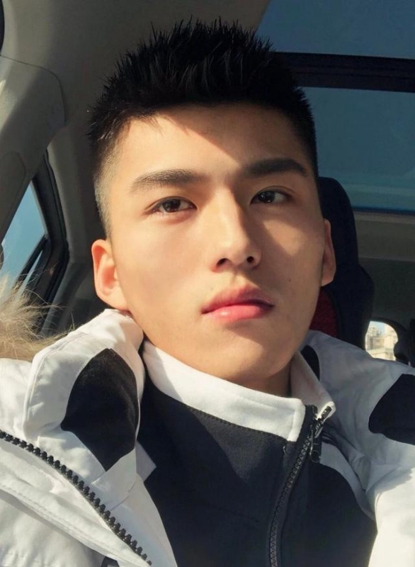 飞翔的第一张照片--无锡相亲服务中心