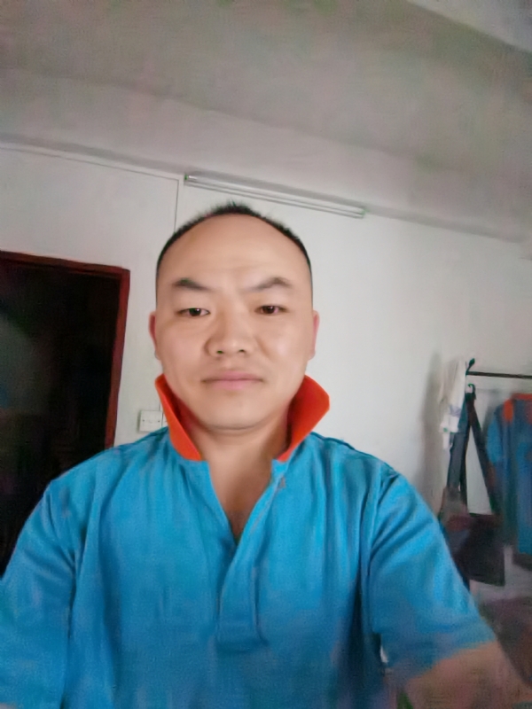 与子携老的第五张照片--无锡相亲服务中心
