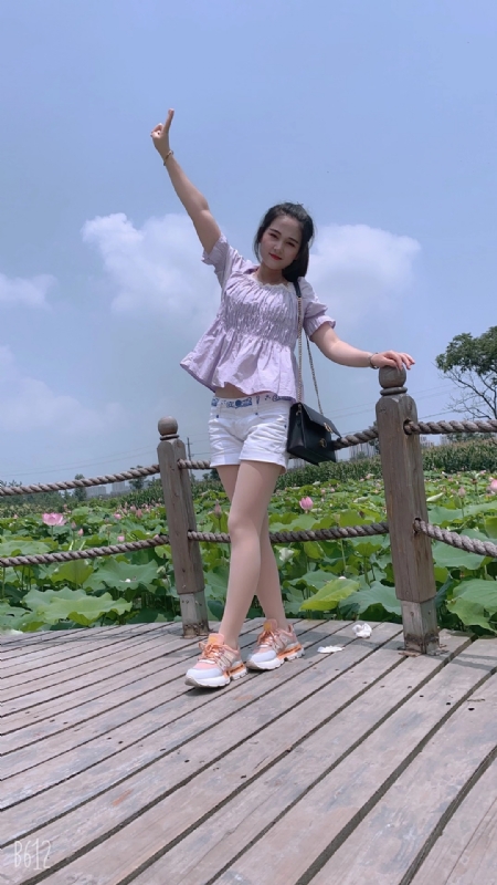 秋水伊人的第一张照片--无锡相亲服务中心