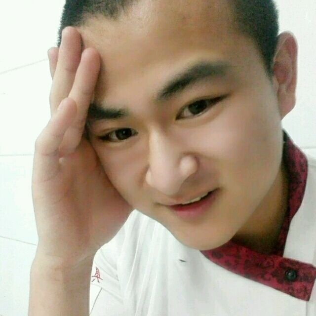 人潮拥挤的第一张照片--无锡相亲服务中心