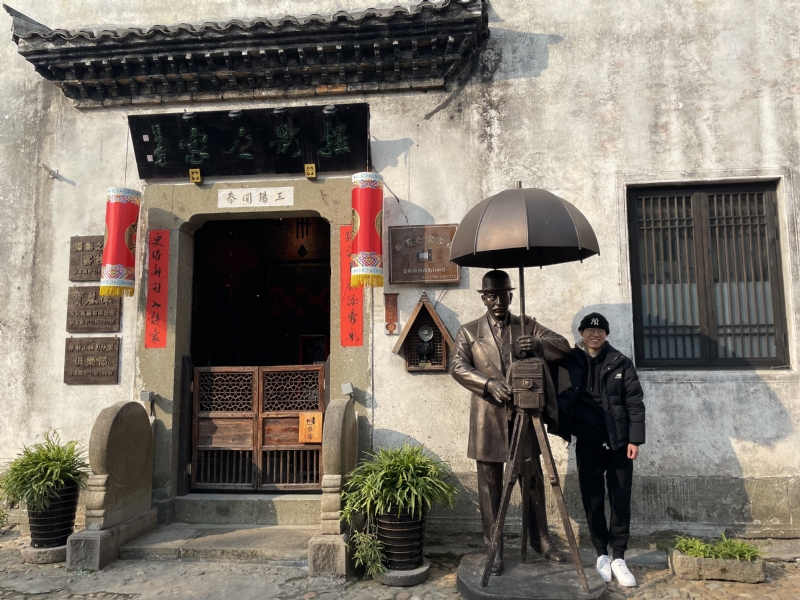 喝可乐的猫的第一张照片--无锡相亲服务中心