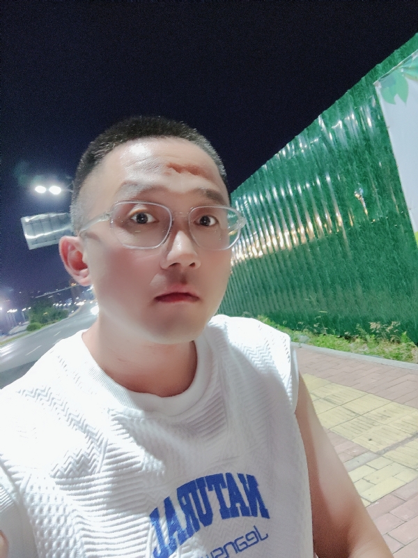 清风烈酒的第一张照片--无锡相亲服务中心