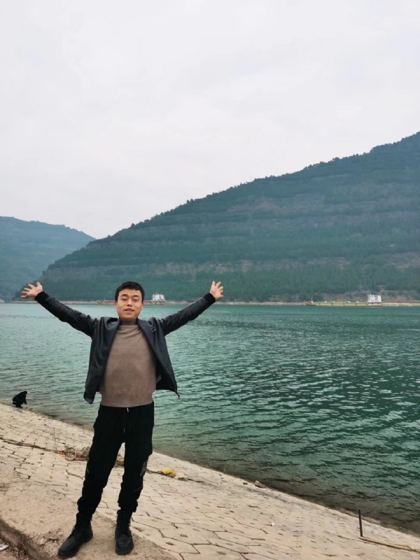寂寞的风的第一张照片--无锡相亲服务中心