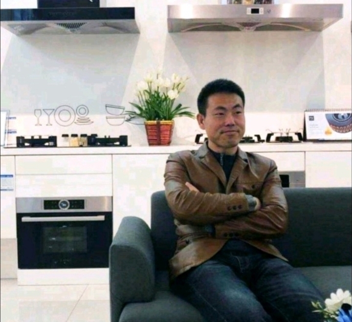 奋斗的执着的第一张照片--无锡相亲服务中心