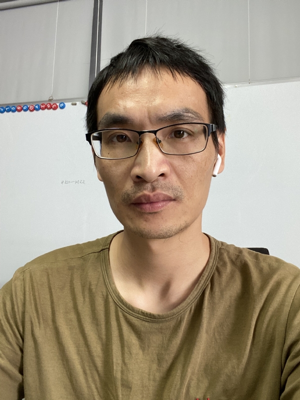 孤独的根号三的第一张照片--无锡相亲服务中心
