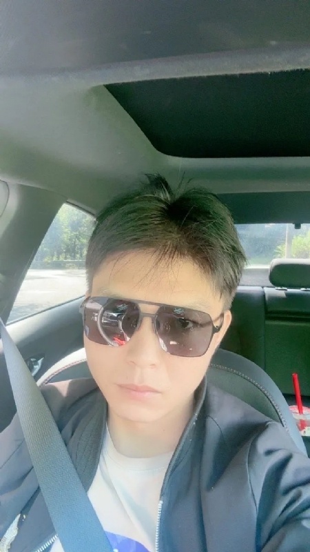 怀念的第一张照片--无锡相亲服务中心