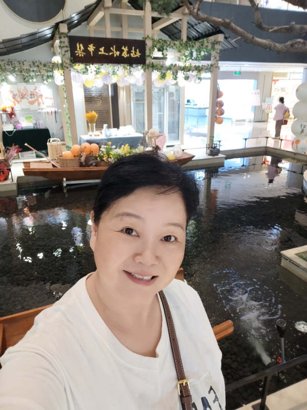 丁姐爱生活的第三张照片--无锡相亲服务中心