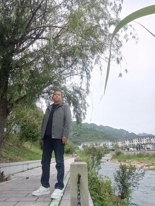 飞雪飘零的第一张照片--无锡相亲服务中心