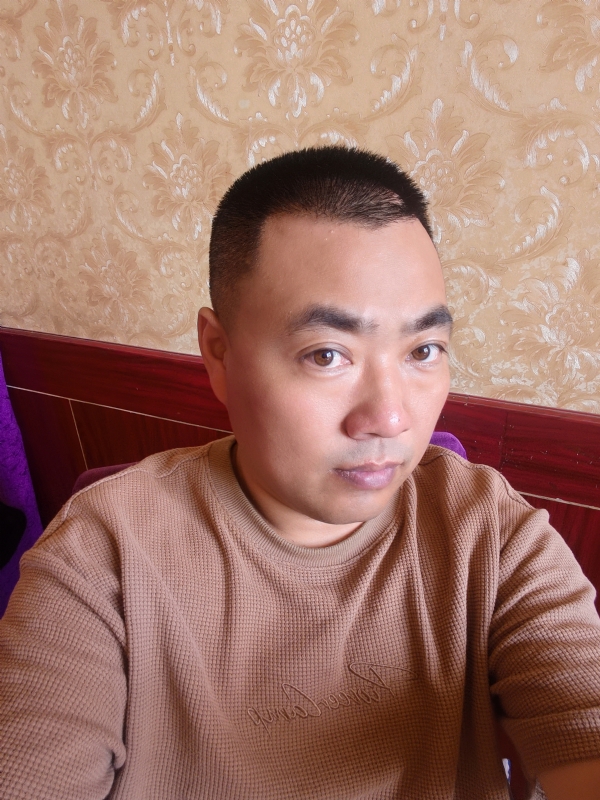 擦亮眼睛向前看的第一张照片--无锡相亲服务中心