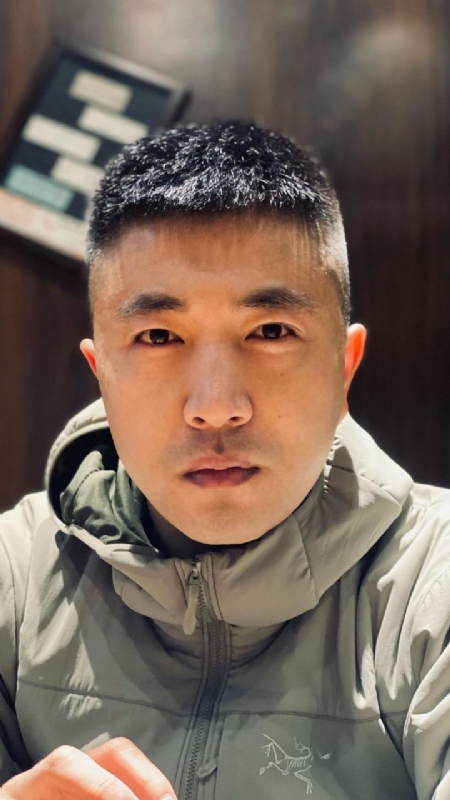 山中何缘的第一张照片--无锡相亲服务中心