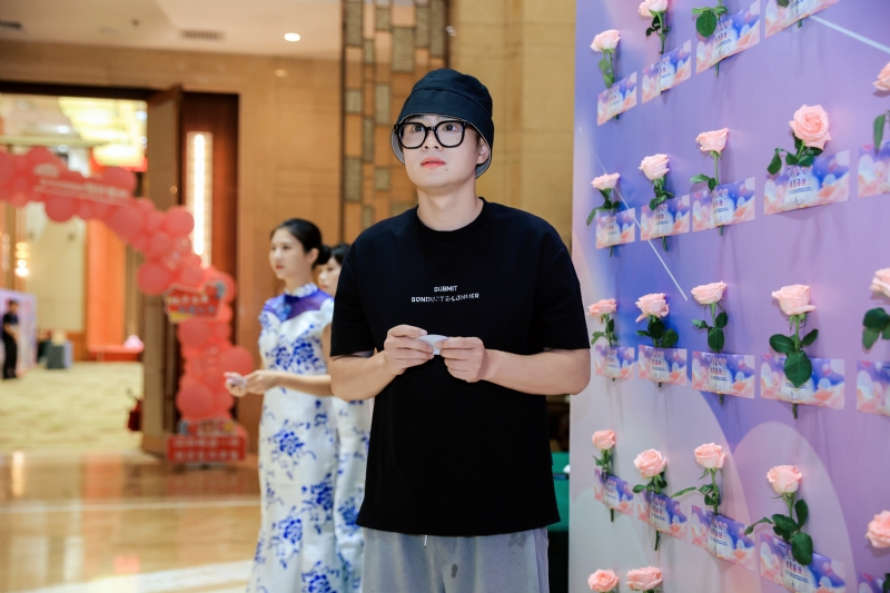 被驯服的象的第一张照片--无锡相亲服务中心