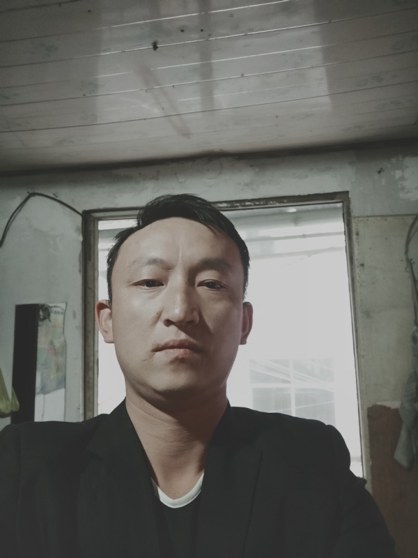 放弃爱你的第一张照片--无锡相亲服务中心