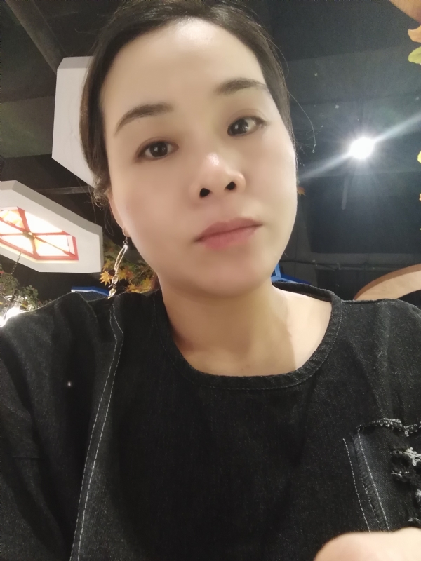 喜欢黑巧的第一张照片--无锡相亲服务中心